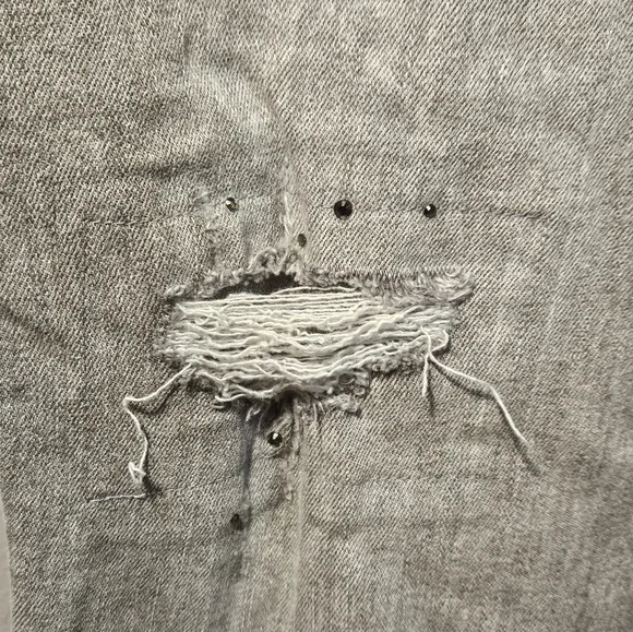 Chicos Platinum Jeggings 5 Items $10 - Picture 3 of 7